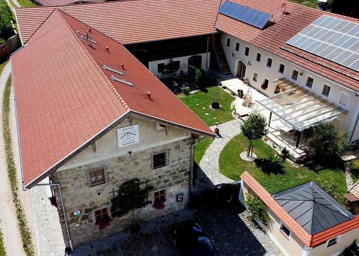 Landhof Schuhbeck *